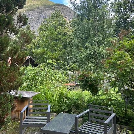 Sanden * Lærdalsøyri